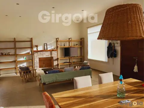 Casa 4 ambientes con 3 baños