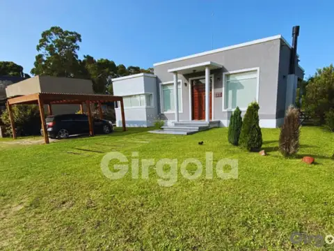 Casa en venta de 4 ambientes en Costa Esmeralda