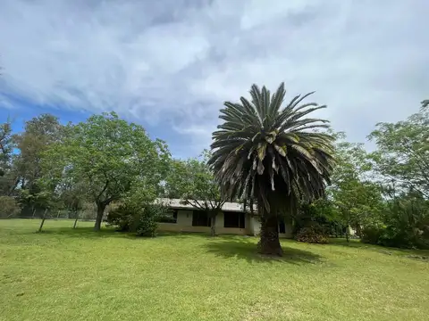 Casa 5 ambientes con 2 baños
