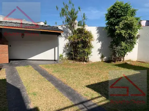 Casa en Venta con 2 cocheras