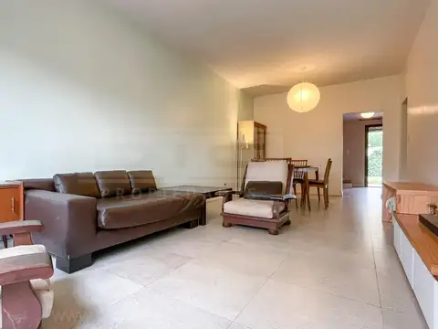 Pacheco al 3700 entre Bermudez y Carlos Gardel