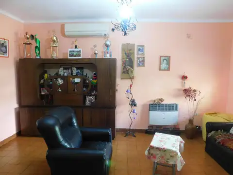 Casa en Venta con 1 cochera