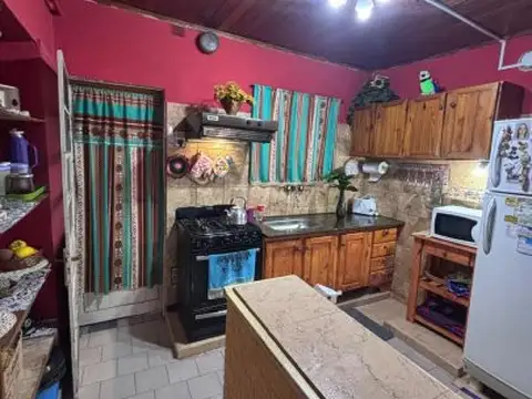 Casa 5 ambientes con 1 baño
