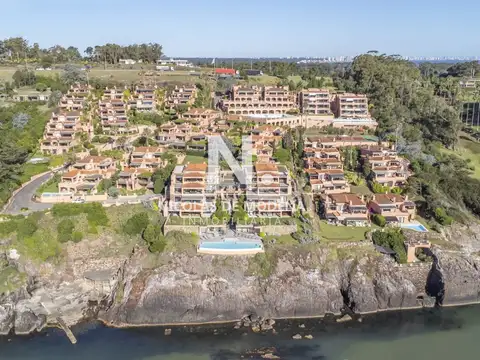 Venta. Apartamento, 5 dormitorios. Punta Ballena