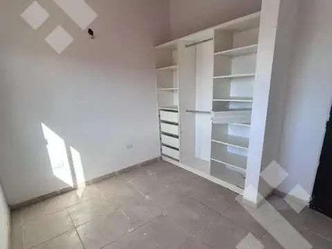 Depto Tipo Casa 4 ambientes con 2 baños