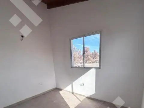 Depto Tipo Casa en Venta en Neuquén, USD 120.000