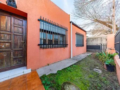 CASA EN VENTA EN EL CENTRO DE ROLDAN