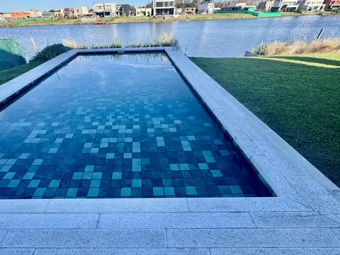 Casa 4 ambientes con 4 baños