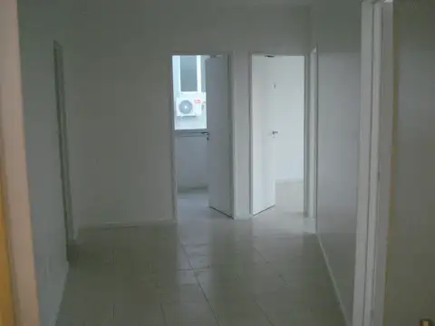 Oficina en Venta en Pilar Centro, USD 145.000