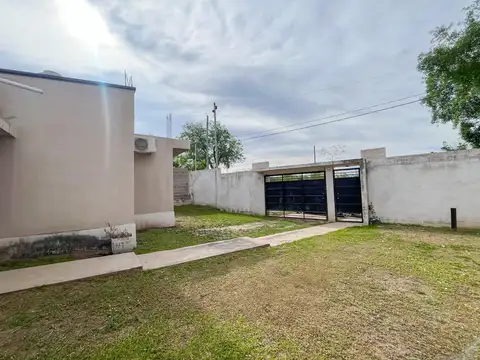 Casa 4 ambientes con 1 baño