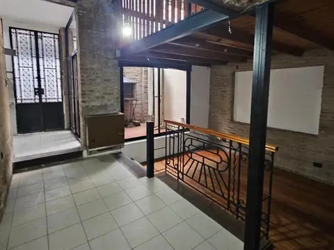 DEPARTAMENTO DE PASILLO, DUPLEX UN DORMITORIO, excelente.