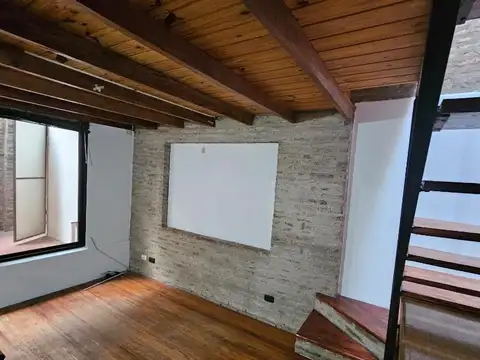 DEPARTAMENTO DE PASILLO, DUPLEX UN DORMITORIO, excelente.