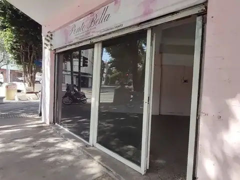 Av Curapaligüe 1800 Pque Chacabuco Local U$53.000