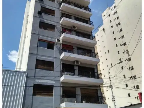 25 De Mayo 100, Piso 7°