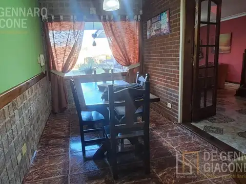 Casa en Venta con 6 cocheras