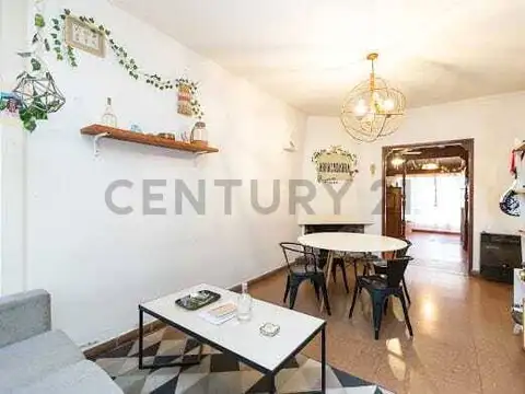 VENTA/PERMUTA CASA 4 AMBIENTES + ALTILLO