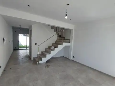 Depto Tipo Casa en Venta en Ituzaingo Norte, USD 140.000