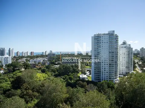 Penthouse en Punta del Este, playa brava 4 dormitorios
