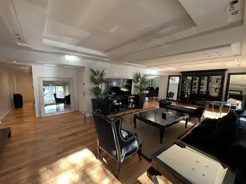 Av Del Libertador 4612 , Piso 1