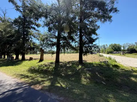Terreno en venta en Cortines Lujan esquina sobre Mosconi