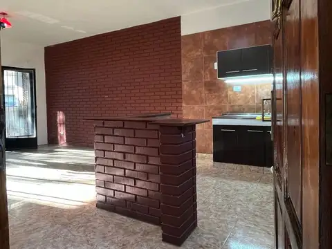 Depto Tipo Casa en Alquiler de 3 ambientes