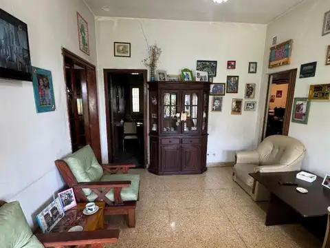 Casa 5 ambientes con 1 baño
