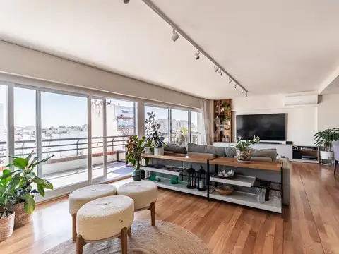 VENTA PISO ALTO BOULEVARD CHARCAS 3400 REMODELADO!