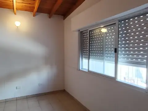 Depto Tipo Casa en Alquiler de 2 dormitorios