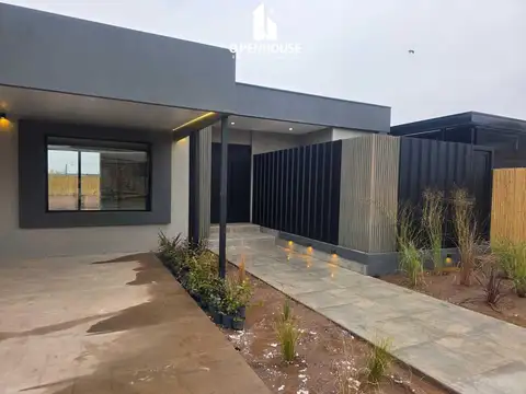 OPENHOUSE vende hermosa casa a estrenar en exclusivo Bº Alba de Tanqay