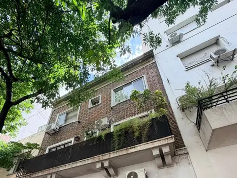 Amplio 3 ambientes al frente , muy luminoso con Baulera y expensas incluidas.