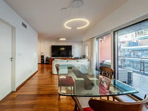 Departamento en Venta de 6 ambientes