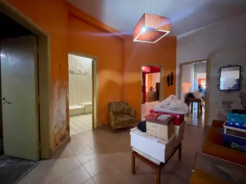 Casa 7 ambientes con 4 baños