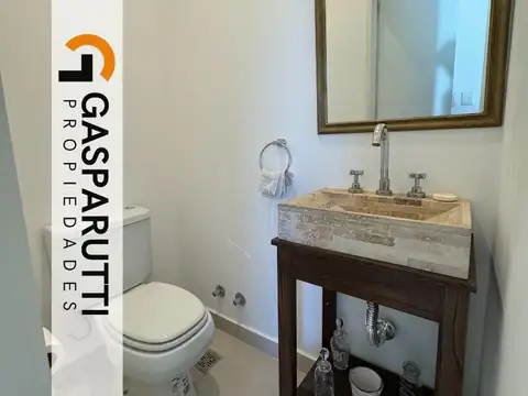 Casa en Venta con 4 cocheras