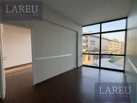Oficina en Alquiler en Pilar, USD 800