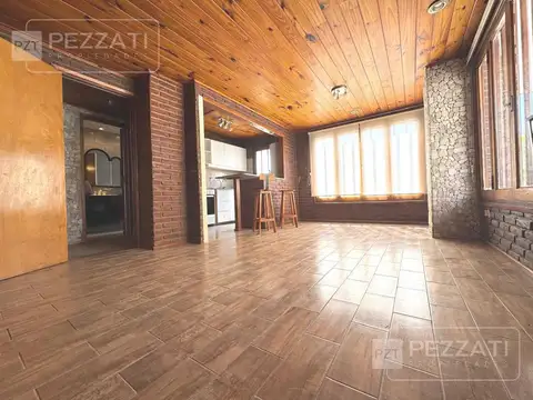 Depto Tipo Casa en Alquiler con 1 cocheras