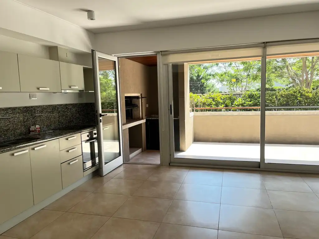 René Favaloro  3300 - 2 dormitorios con cochera