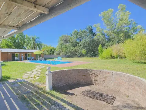 CASA QUINTA VILLA LA PAZ-PONTEVEDRA 1600M2 PILETA