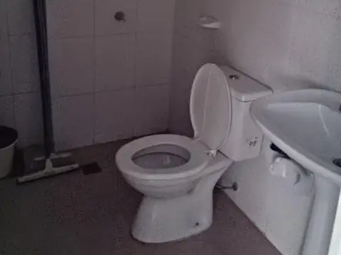 ALQ LOCAL C/ BAÑO Y COCINA