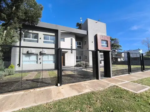 Venta Departamento 4 ambientes Estrenar c/cochera
