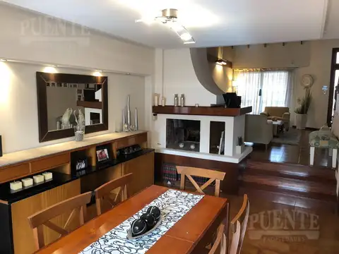 Casa 6 ambientes con 3 baños