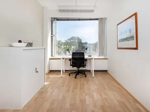 Espacio de oficina en renta para 3 personas en Montevideo, No18 El Globo