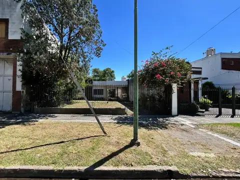 Casa en venta de 3 ambientes en Banfield