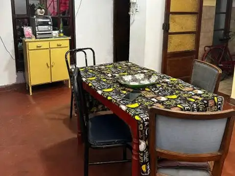 Casa 6 ambientes con 1 baño