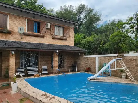 VENTA CASA 4 AMBIENTES MERLO
