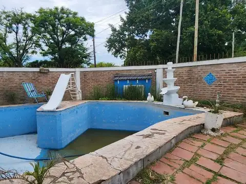 VENTA CASA 4 AMBIENTES MERLO