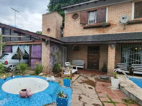 Casa 4 ambientes con 2 baños