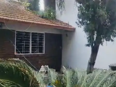 Casa 6 ambientes con 4 baños
