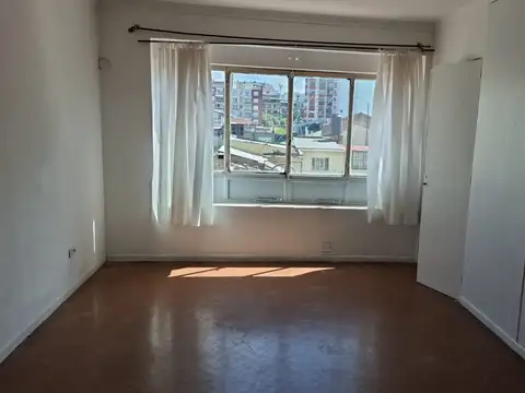 COLOMBRES 100, Piso 4