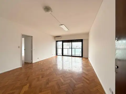 Departamento sobre Av. Las Heras con Balcón - Barrio Norte