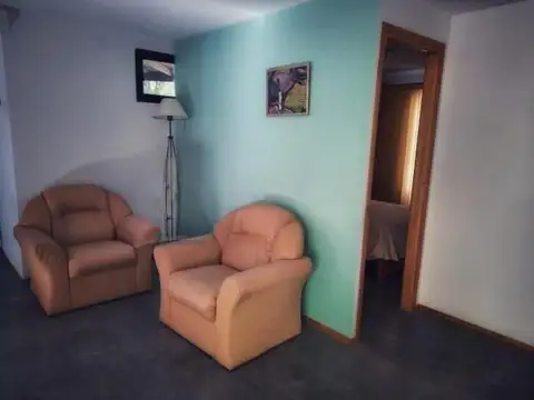 Casa 7 ambientes con 2 baños
